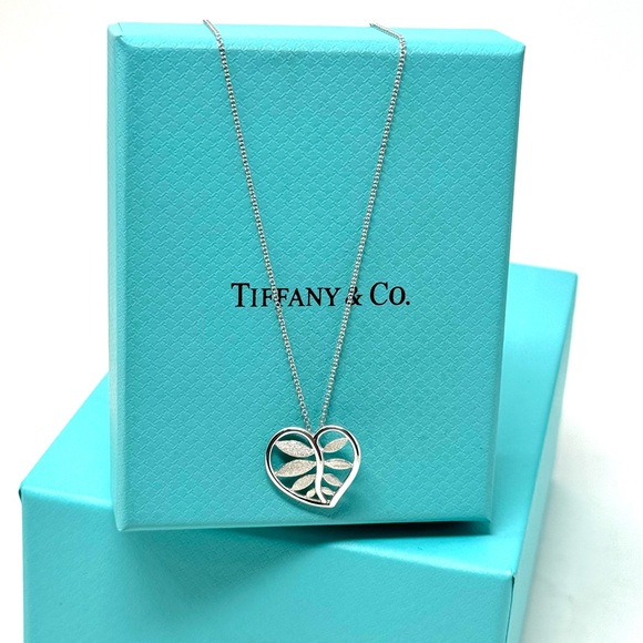 Tiffany & Co. Jewelry - Authentic Tiffany & co. Paloma Picasso Villa Palm Leaf Pendant Necklace.
